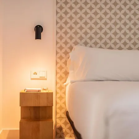 Port Plaza Apartment *